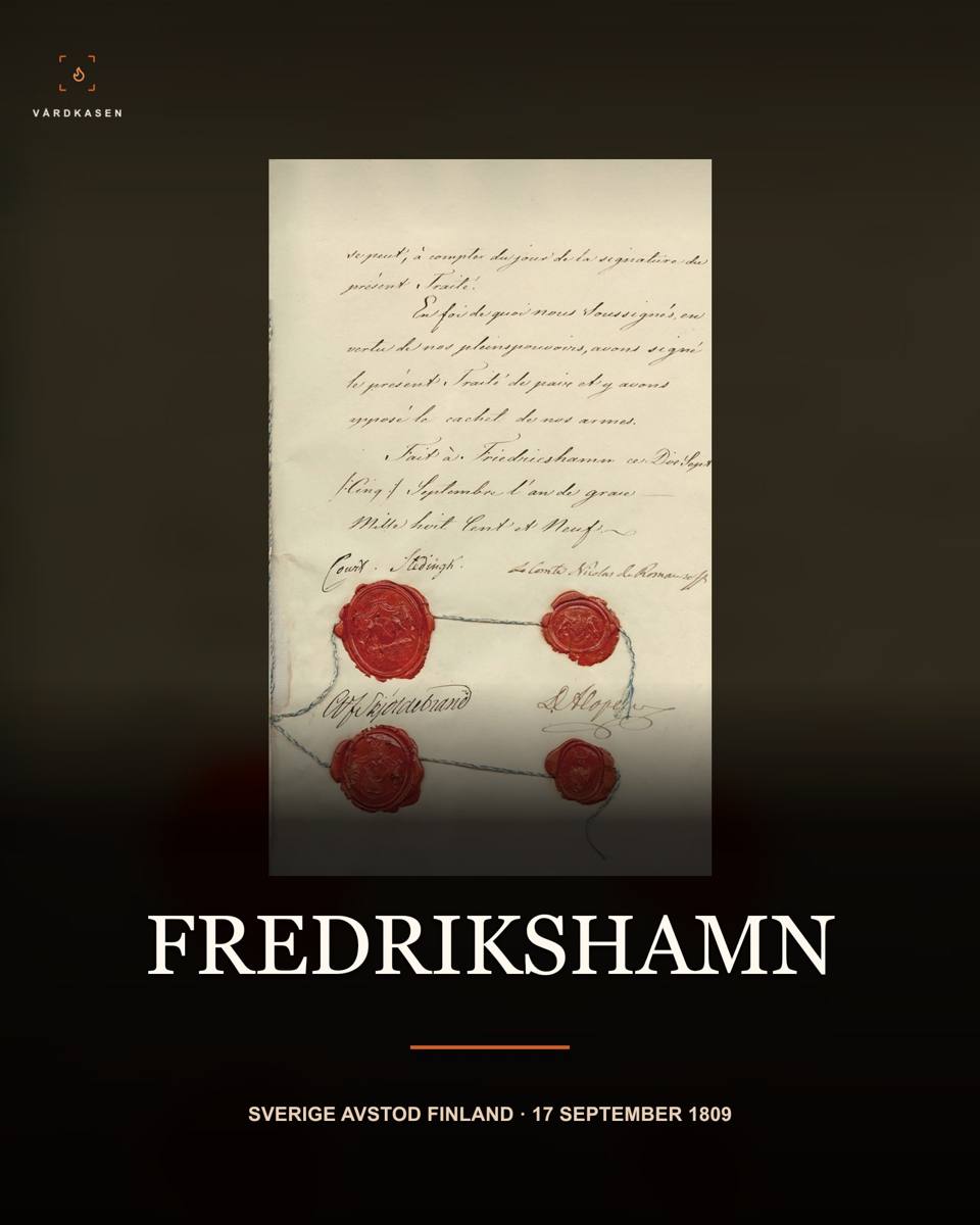 Sista sidan med underskrifter och sigill till freden i Fredrikshamn 1809. Riksarkivet, Diplomatica Muscovitica, fredsfördraget i koncept 1809, volym 539. Mekanisk skanning via Wikimedia Commons, public domain (PD-scan/PD-old-100). Skalning och textöverlägg; ingen AI-restaurering.