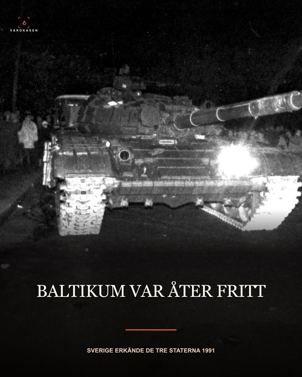 En obeväpnad litauisk man står framför en sovjetisk stridsvagn i Vilnius den 13 januari 1991.