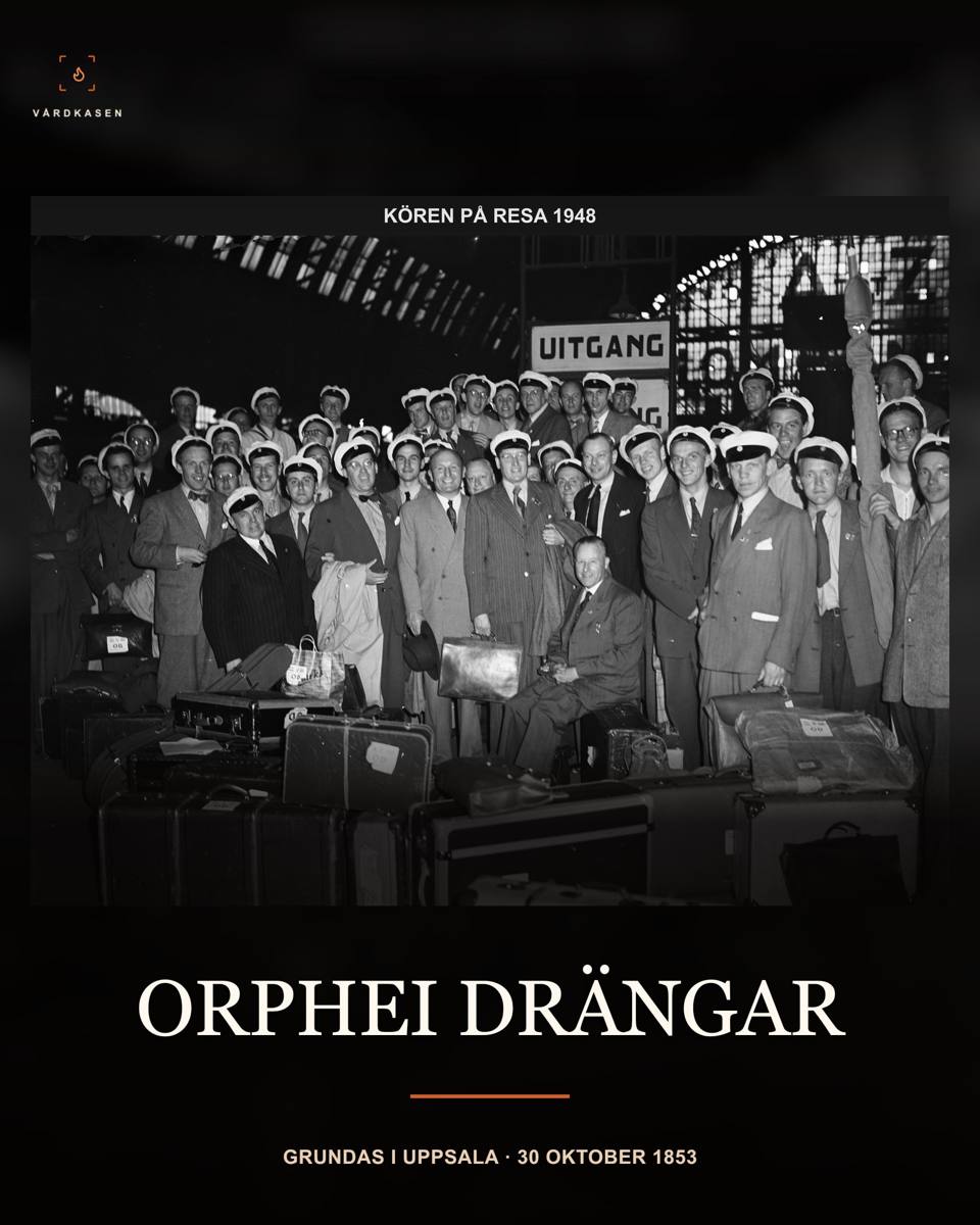 Orphei Drängar vid ankomst i Nederländerna den 14 juni 1948, med studentmössor och bagage. J.D. Noske/Anefo, Nationaal Archief, 902-7990, CC0 1.0 via Wikimedia Commons. Inte grundarkvällen 1853. Skalning, toningar och typografi: Vårdkasen.